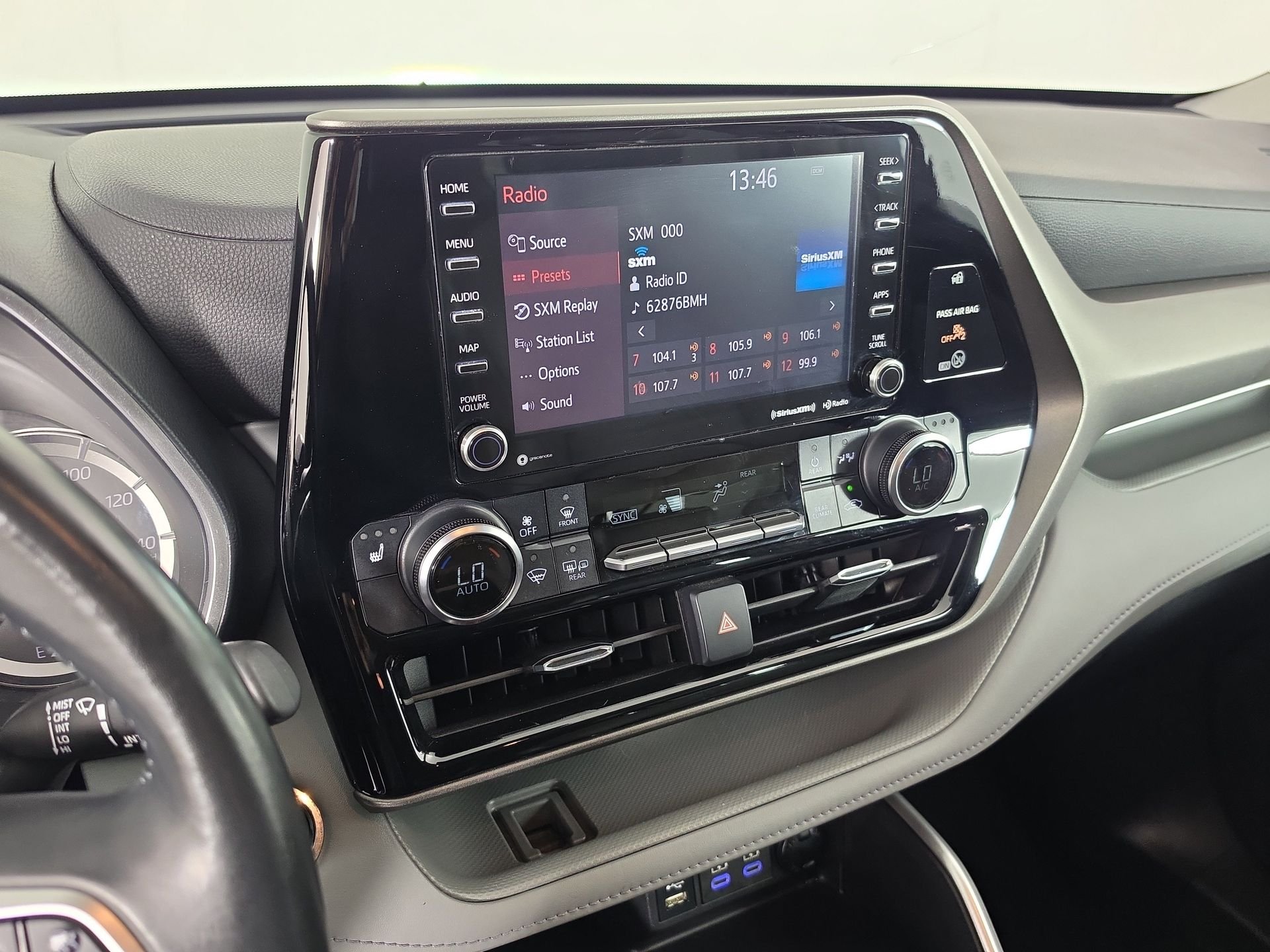 Used 2022 Silver Toyota XLE image 26