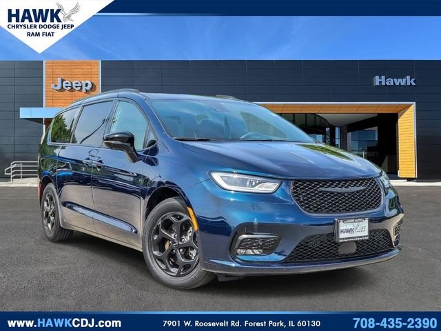 Used 2024 Blue Chrysler Select Premium S Appearance image 1