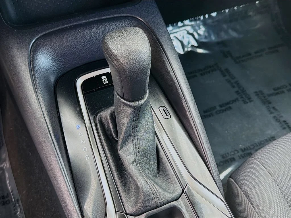2022 Toyota Corolla LE - Photo 13