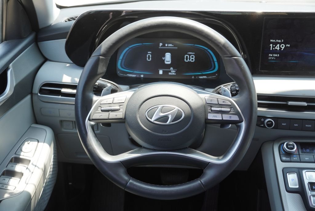 Used 2025 Silver Hyundai SEL image 15