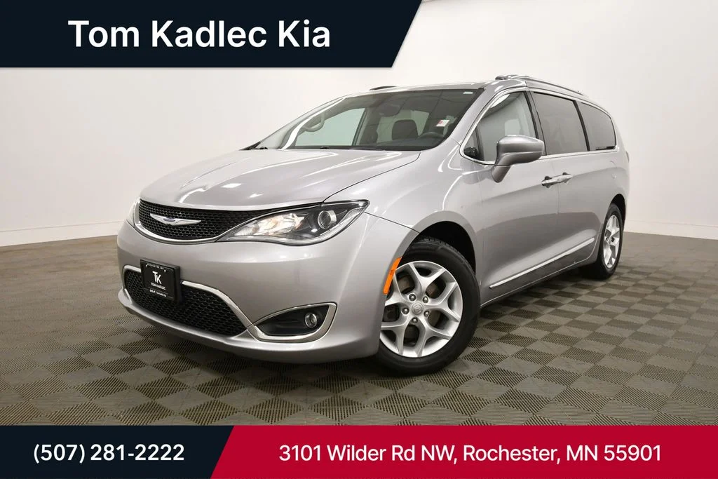 2017 Chrysler Pacifica Touring-L Plus