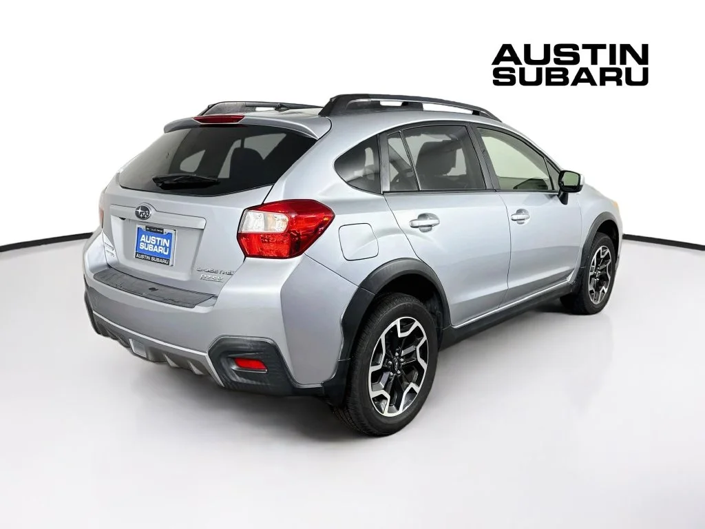 Used 2017 Silver Subaru 2.0i Premium image 7