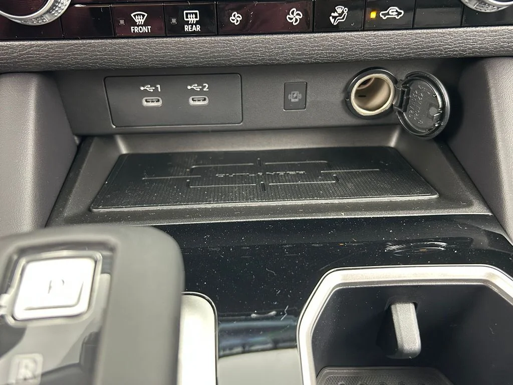 New 2026 White / Black Mitsubishi Trail Edition image 27