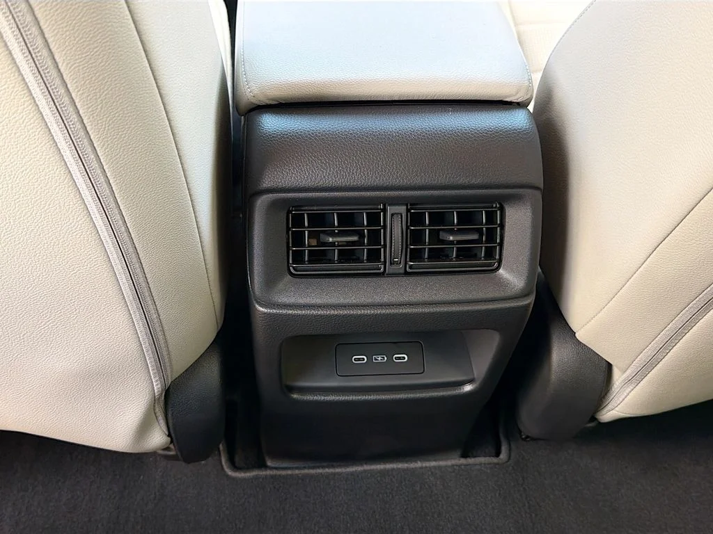Used 2026 Platinum White Pearl Honda EX-L image 10