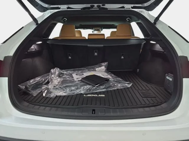 New 2026 Eminent White Pearl Lexus PREMIUM image 19