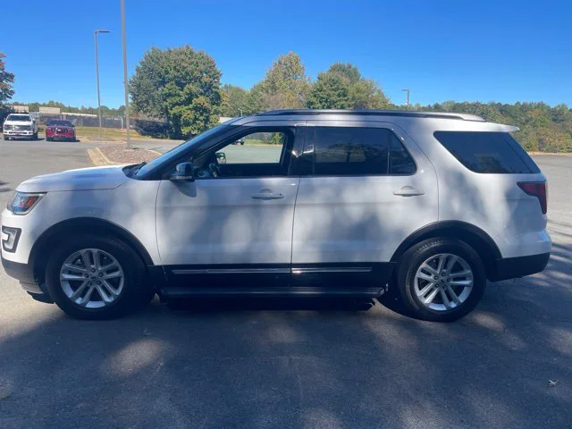 Used 2017 White Ford XLT image 2