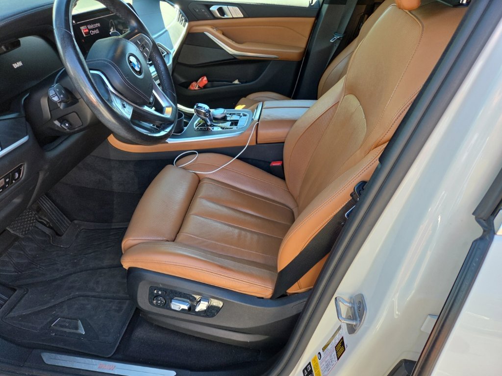 Used 2021 Alpine White BMW xDrive40i image 4