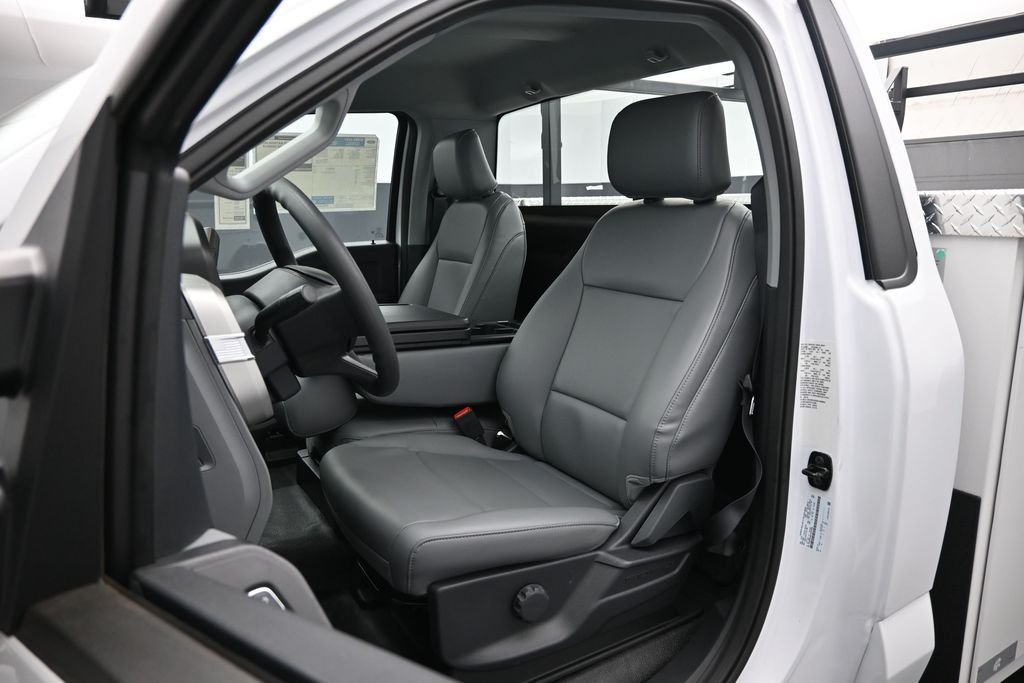 New 2026 Oxford White Ford XL image 8