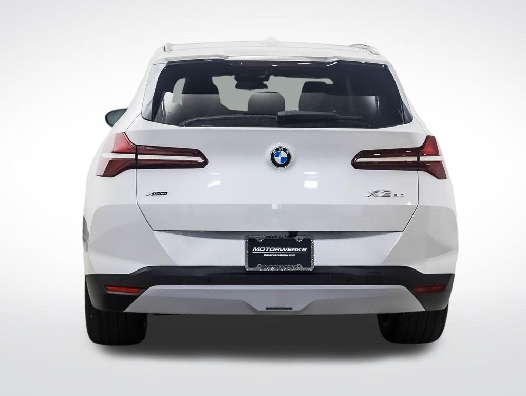 New 2026 Mineral White Metallic BMW 30 xDrive image 4