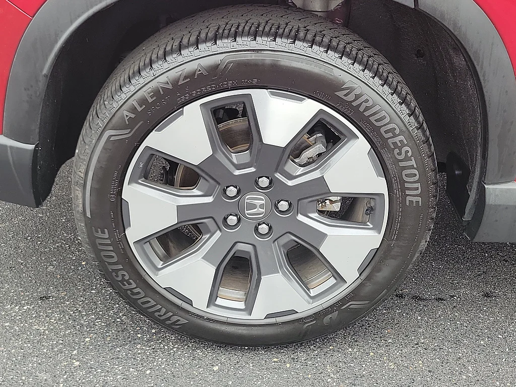 2026 Honda Pilot Touring, photo 5 of 12