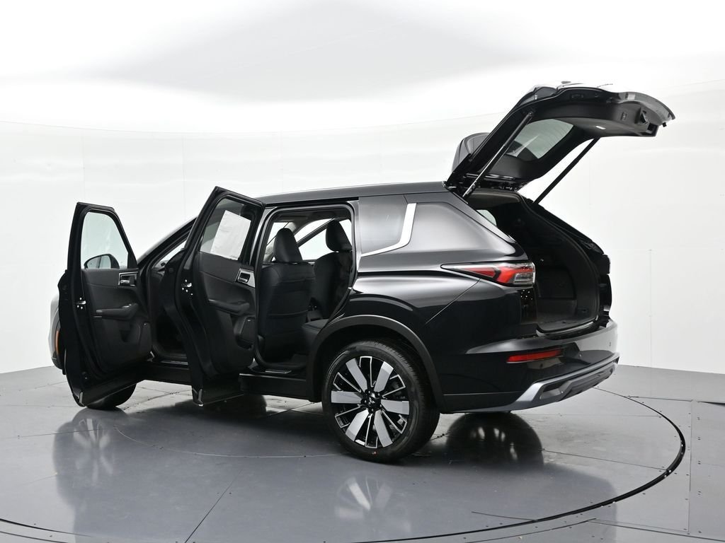 New 2026 Black Mitsubishi SE image 21