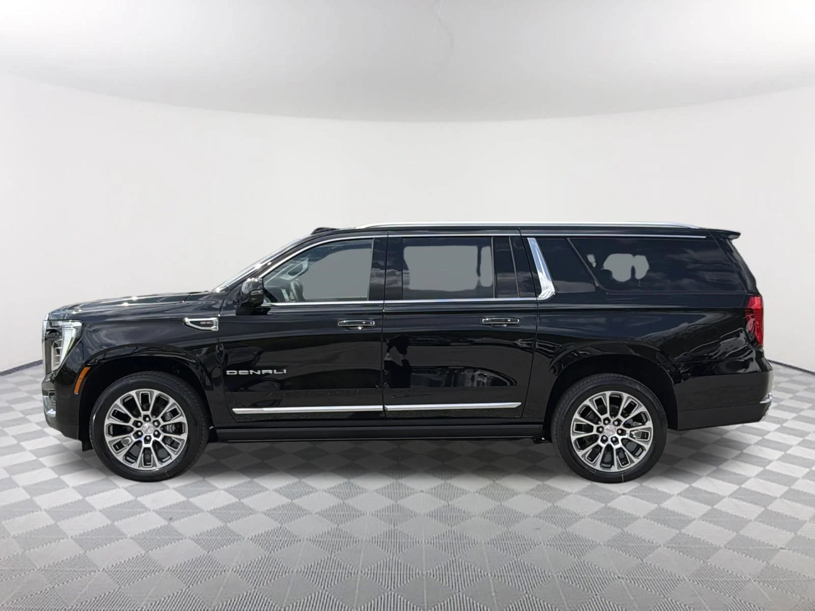 2026 GMC Yukon XL Denali - Photo 6