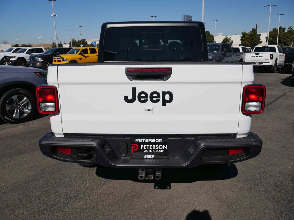 New 2027 Bright White Clear-Coat Paint Jeep Sport S image 19