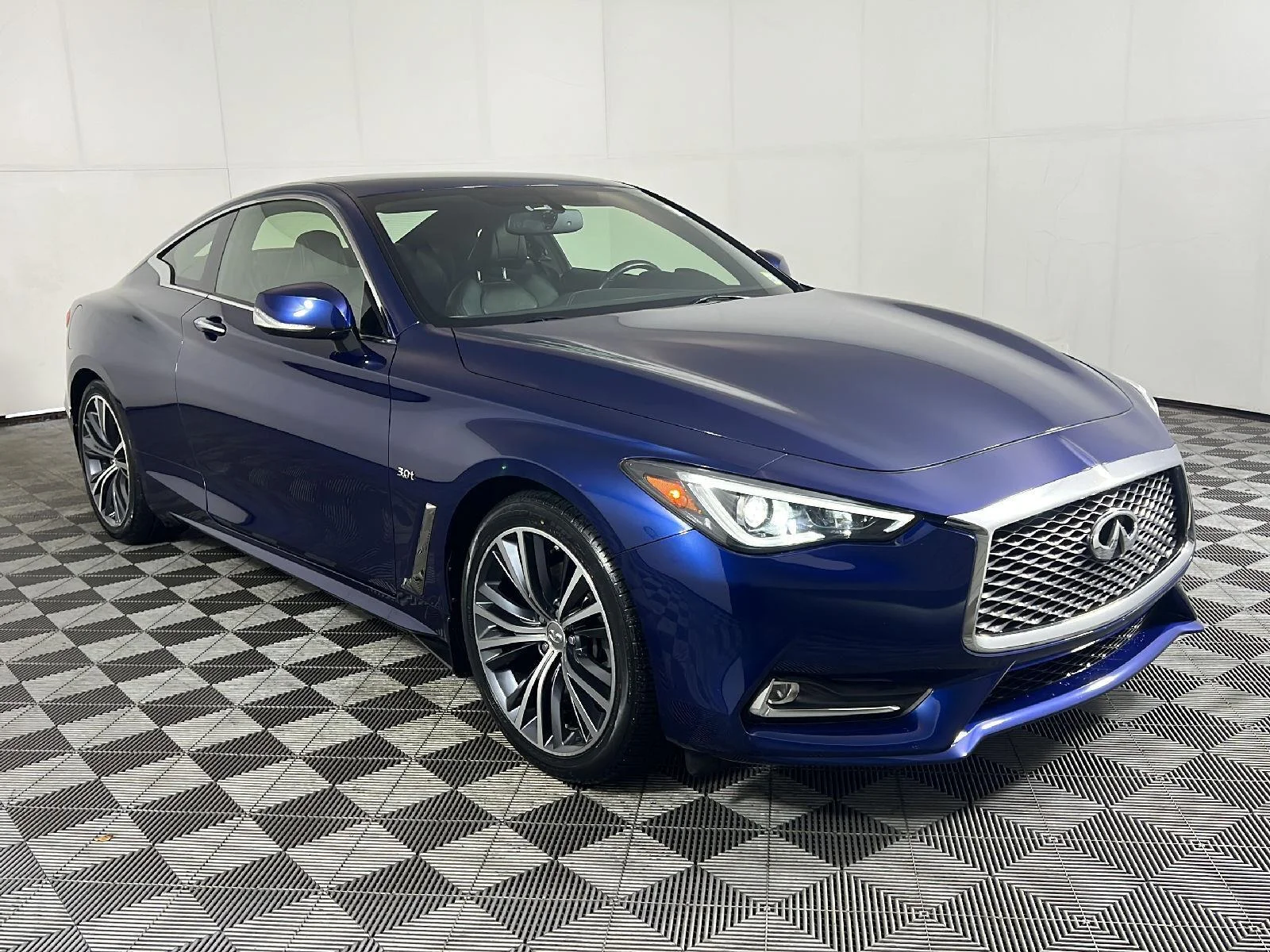 Used 2017 Iridium Blue INFINITI 3.0t Premium image 5