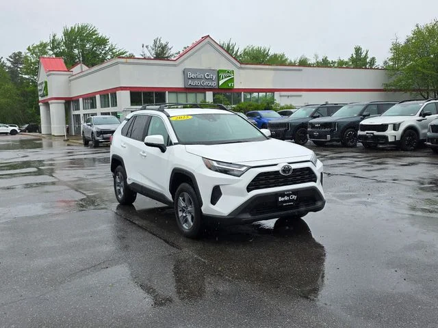 Used 2025 Ice Toyota XLE image 29