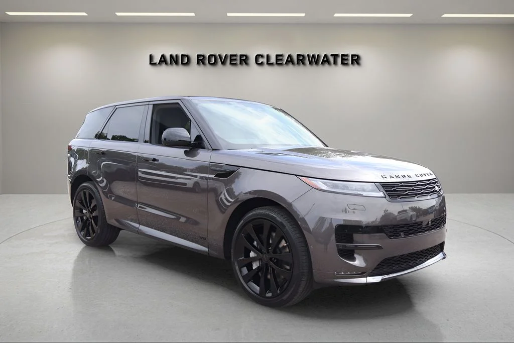 New 2026 Charente Grey Land Rover Dynamic SE image 7