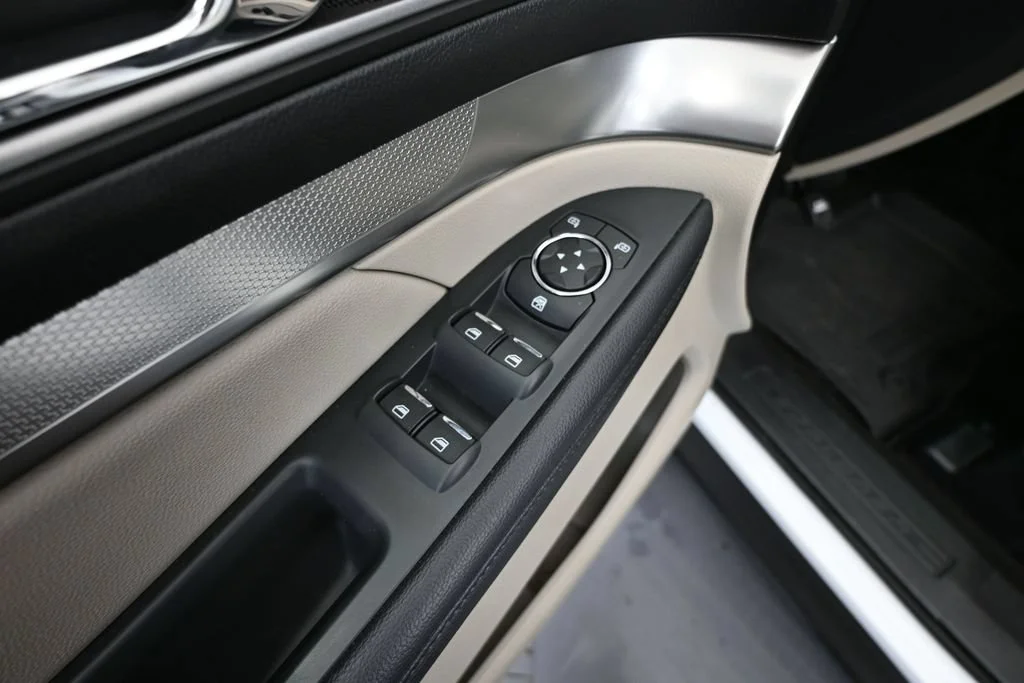 Used 2019 White Ford XLT image 15