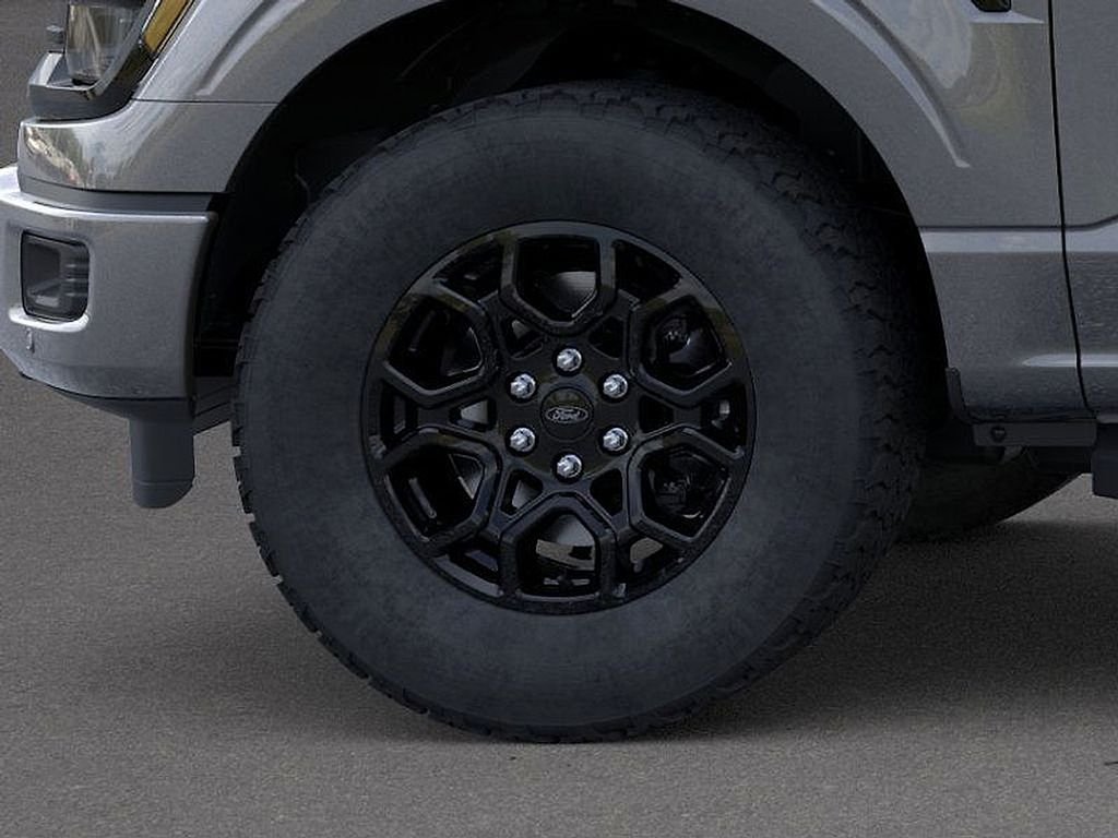 New 2026 Carbonized Gray Metallic Ford XLT image 19