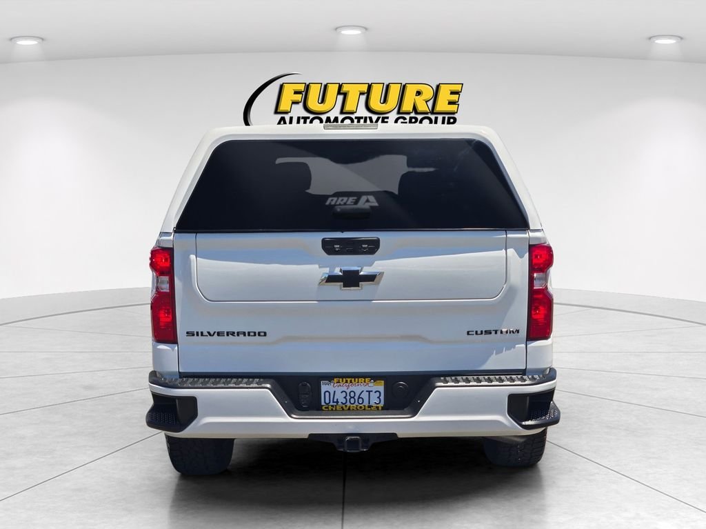Used 2023 White Chevrolet Custom image 5