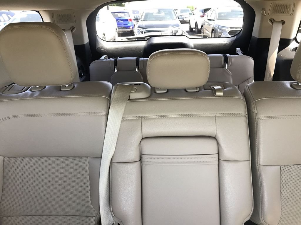 Used 2023 White Ford Limited image 23