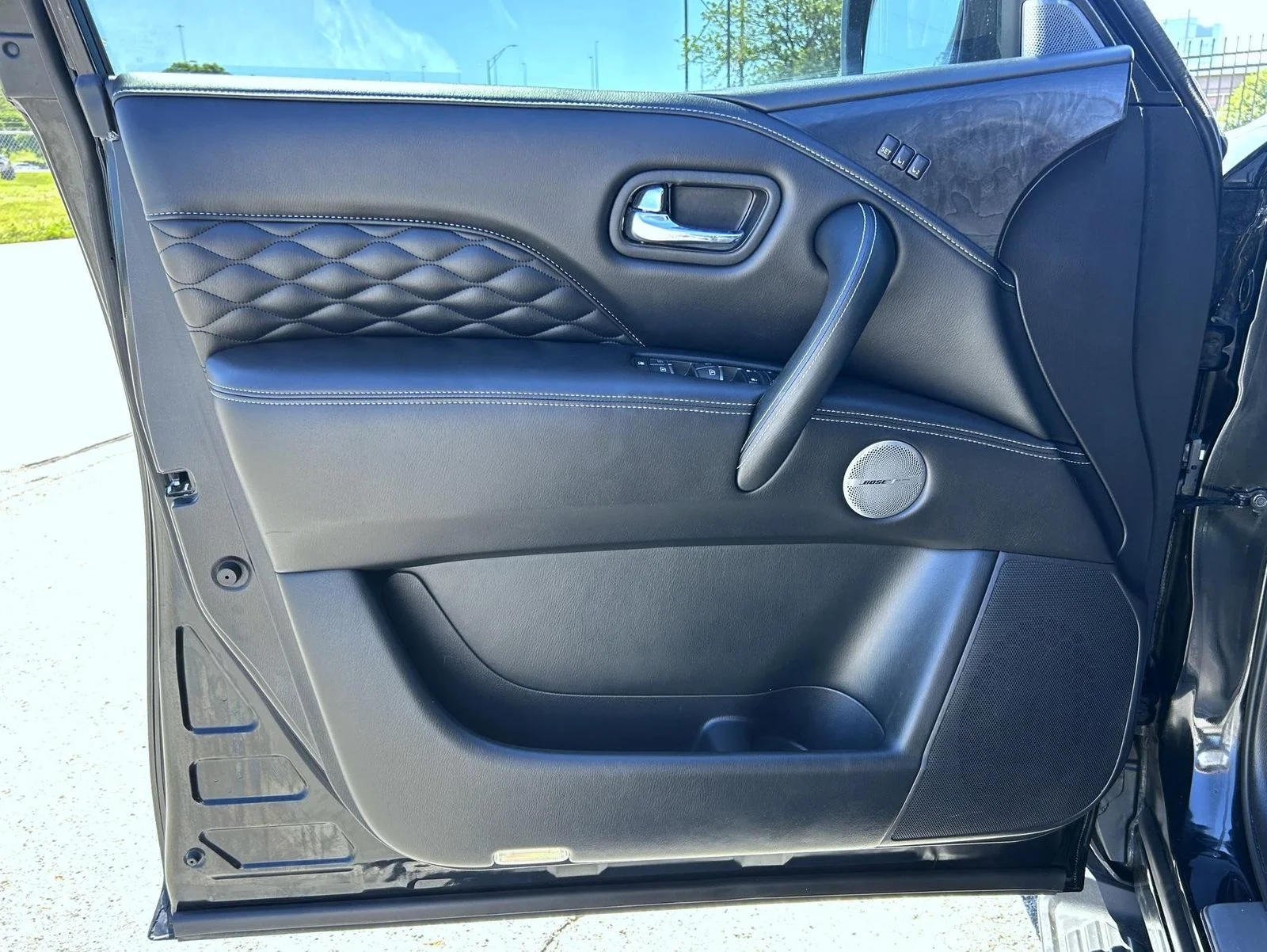 Used 2024 Black INFINITI Sensory image 9