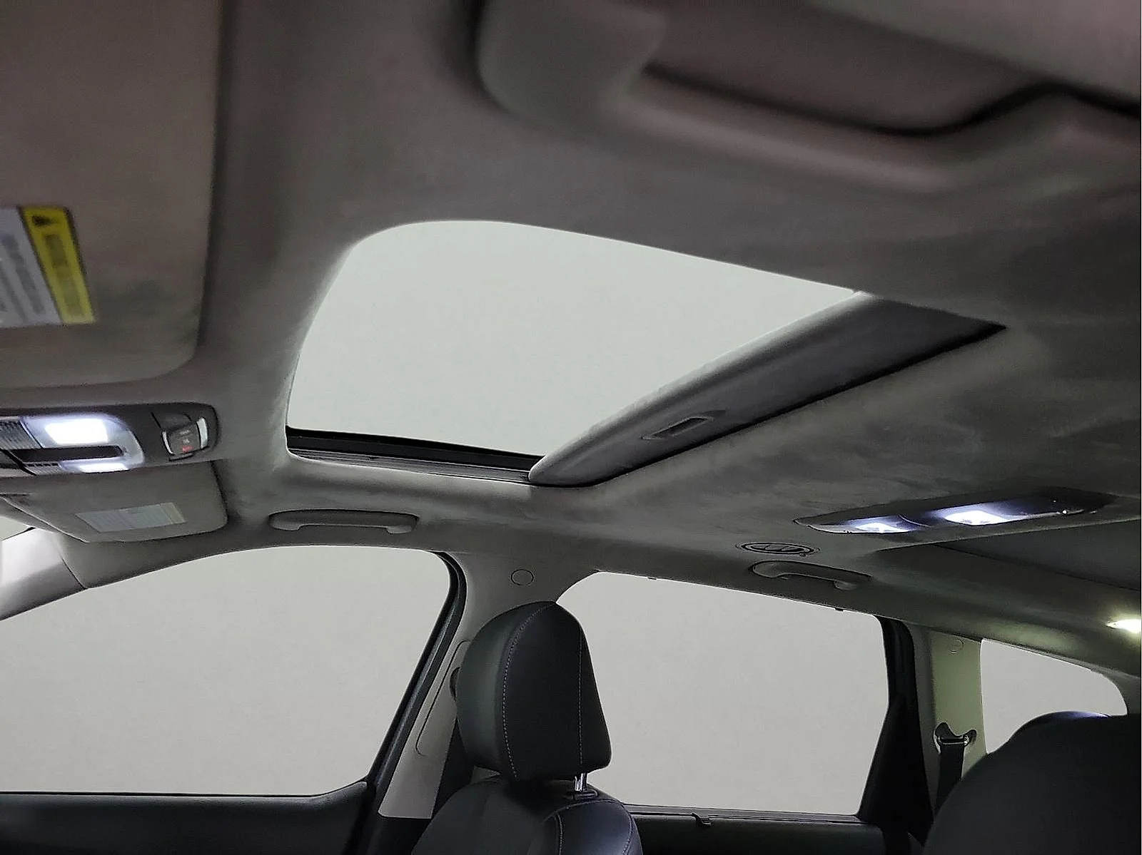 Used 2022 Everlasting Silver Kia SX image 13