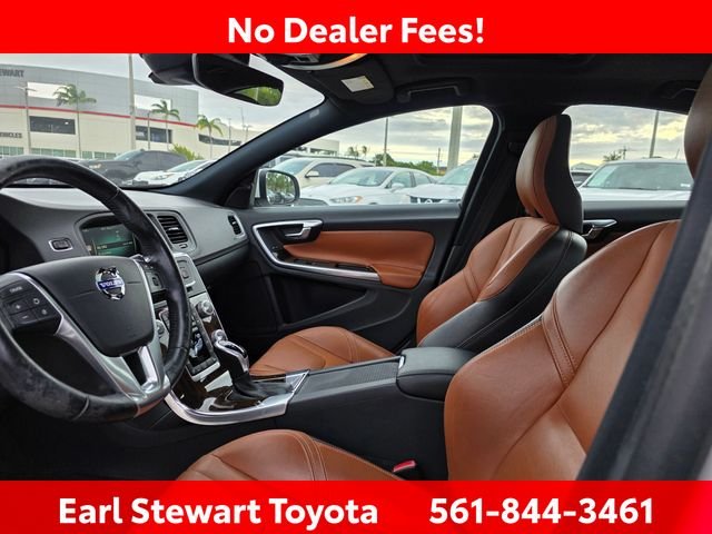 Used 2016  Volvo T5 Drive-E Premier image 3