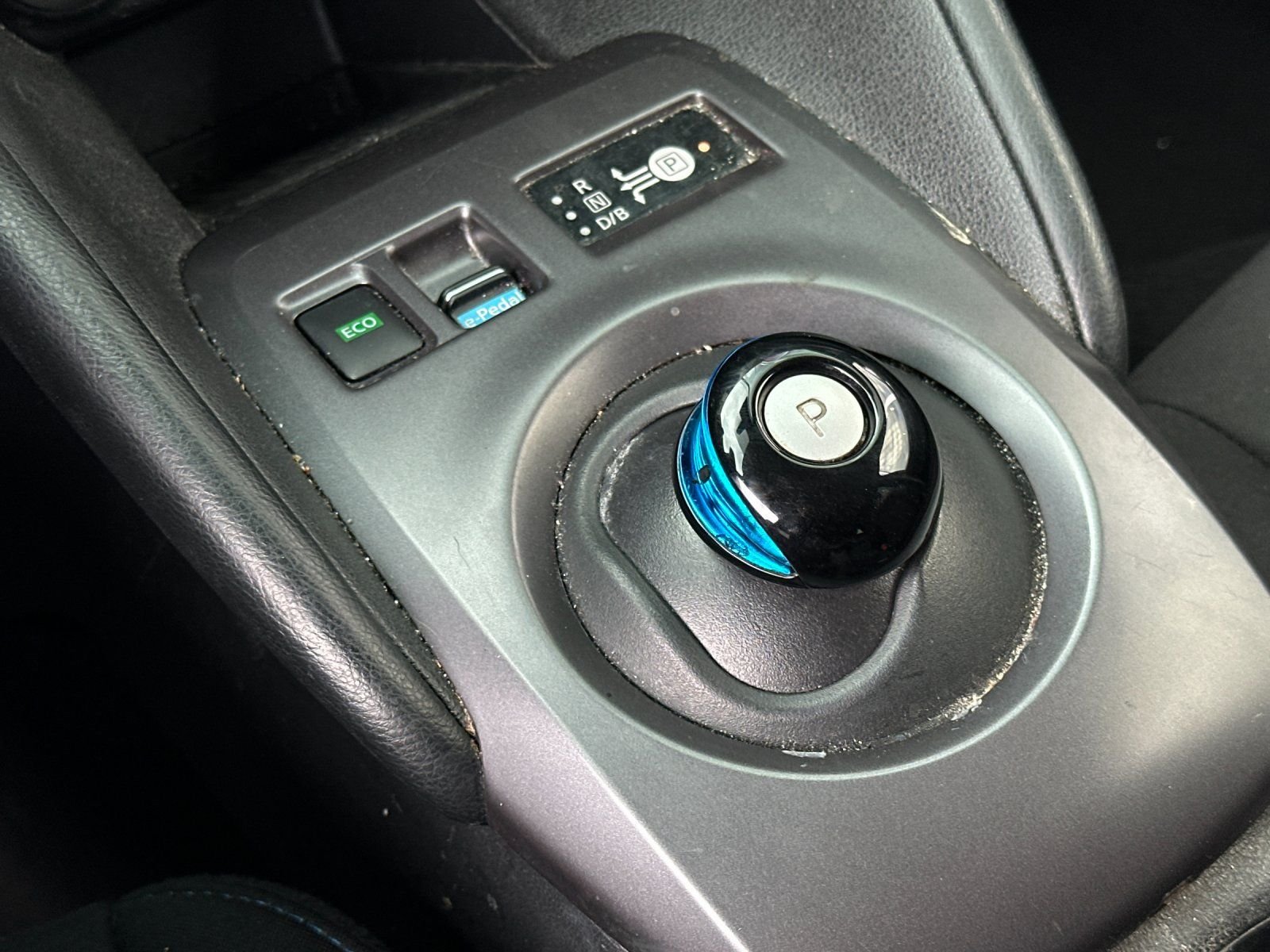 Used 2022 Super Black Nissan S image 19