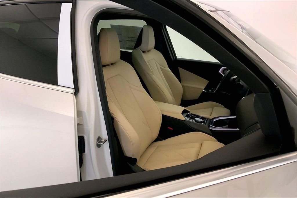 Used 2026 Mineral White Metallic BMW  image 7