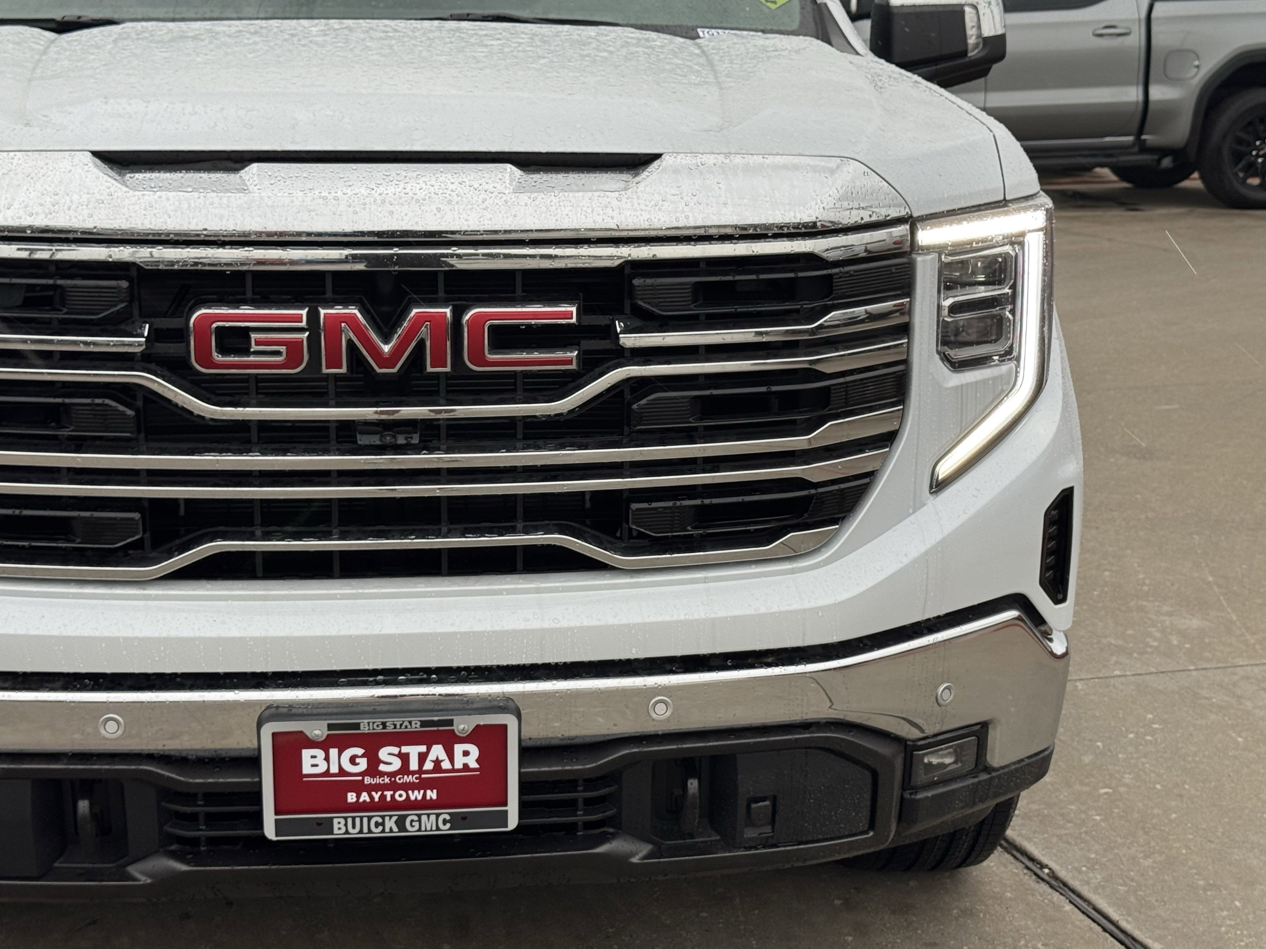 2026 GMC Sierra 1500 SLT - Photo 4