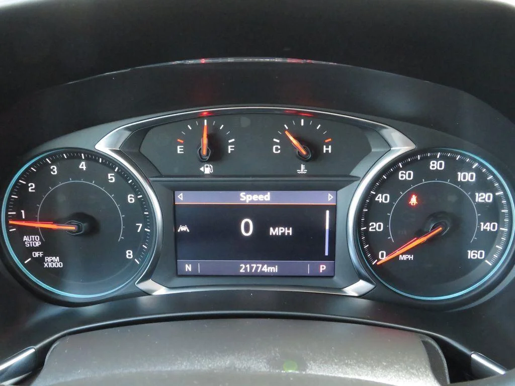 Used 2024 Sterling Gray Metallic Chevrolet LT image 25