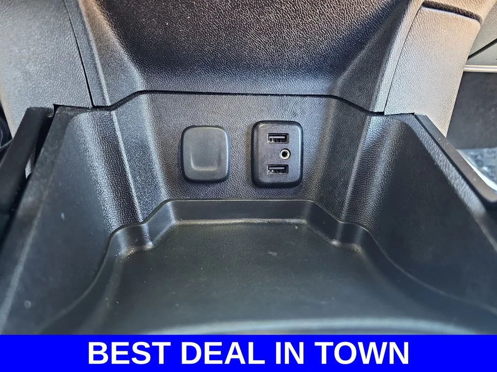 Used 2018 Silver Chevrolet Premier image 24