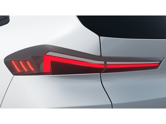 New 2027 Mineral White Metallic BMW  image 8