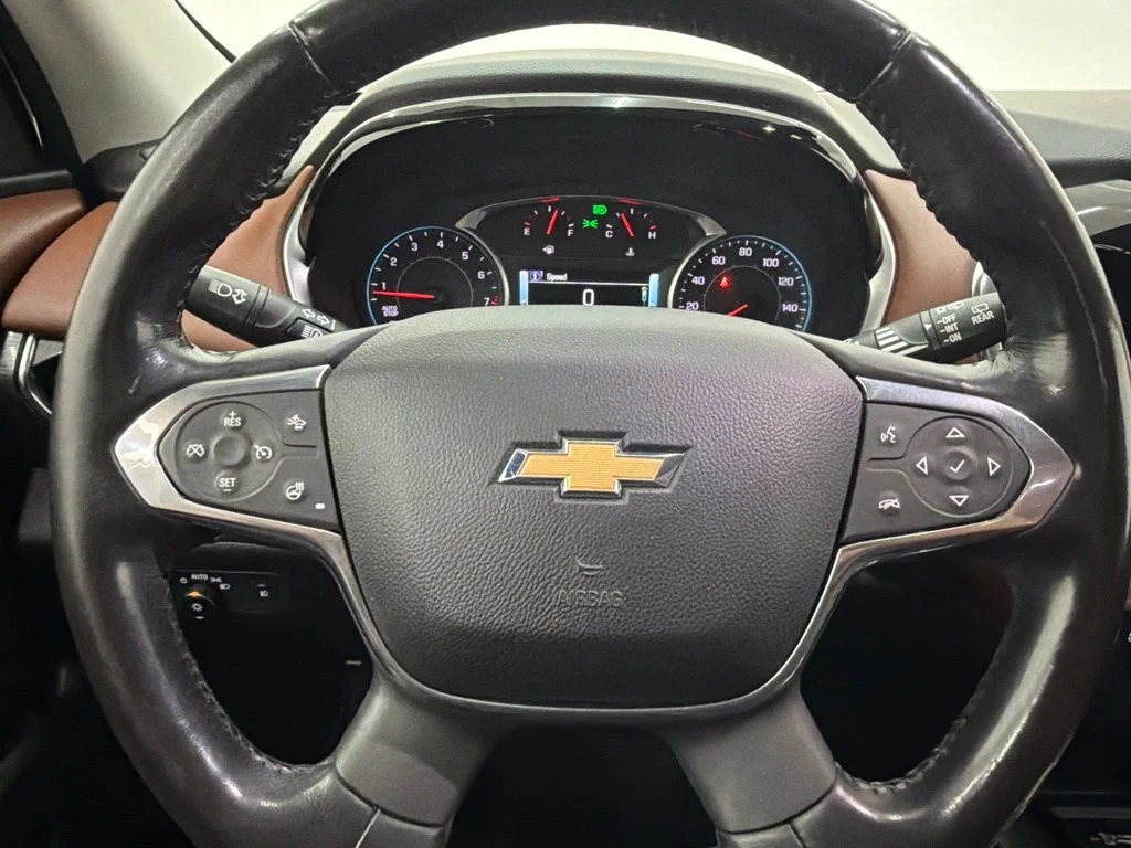 Used 2019 Beige Chevrolet High Country image 17