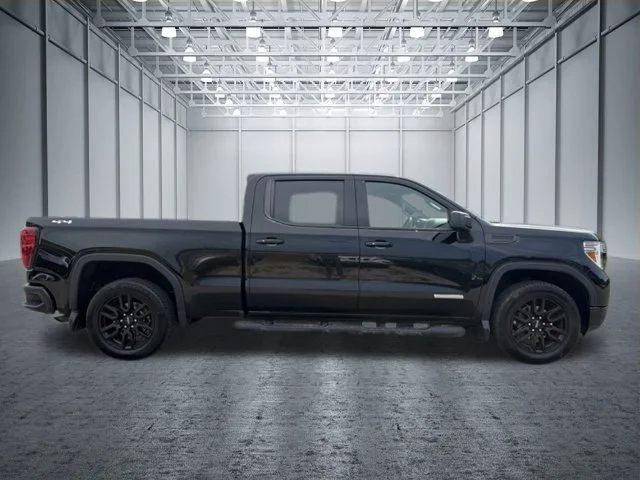 Used 2022 Black GMC Elevation image 3