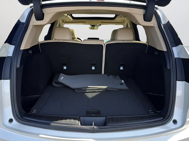 Used 2019 White Acura Base image 11