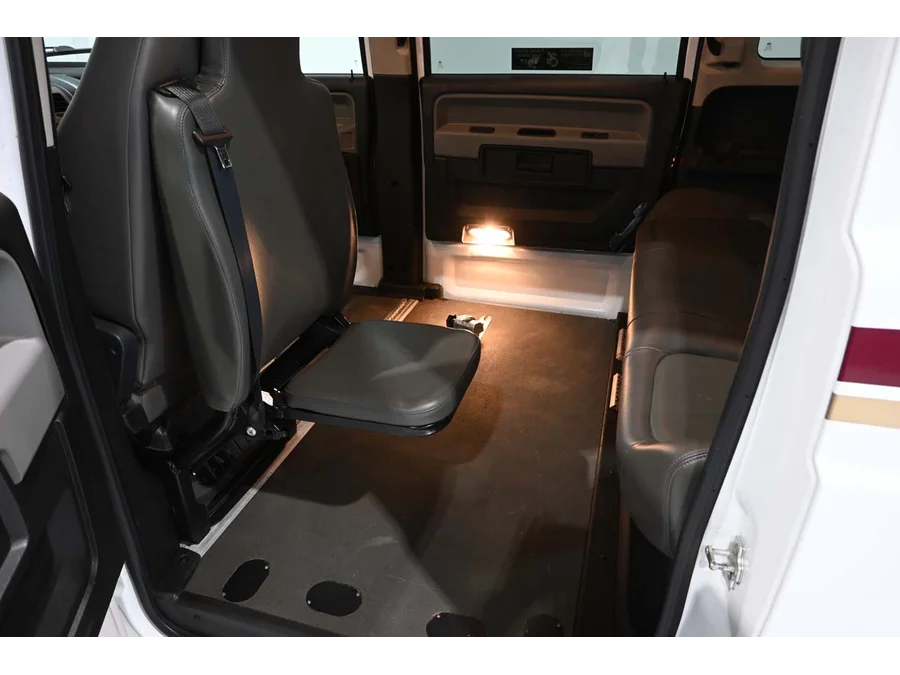 Used 2014 WHITE VPG DX Mobility Handicap Van image 26