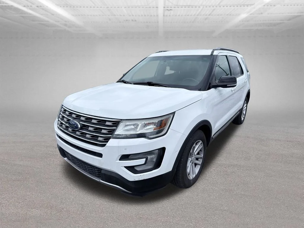 Used 2017 White Ford XLT image 17