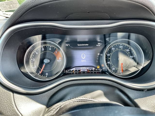 Used 2019  Jeep Limited image 11