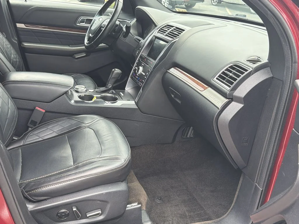 Used 2018 Red Ford Platinum image 9