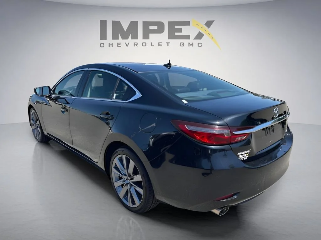 Used 2018  Mazda Grand Touring image 3