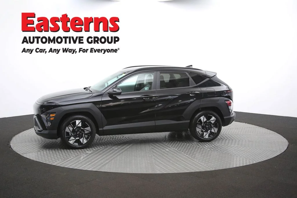 Used 2024 Black Hyundai SEL image 38