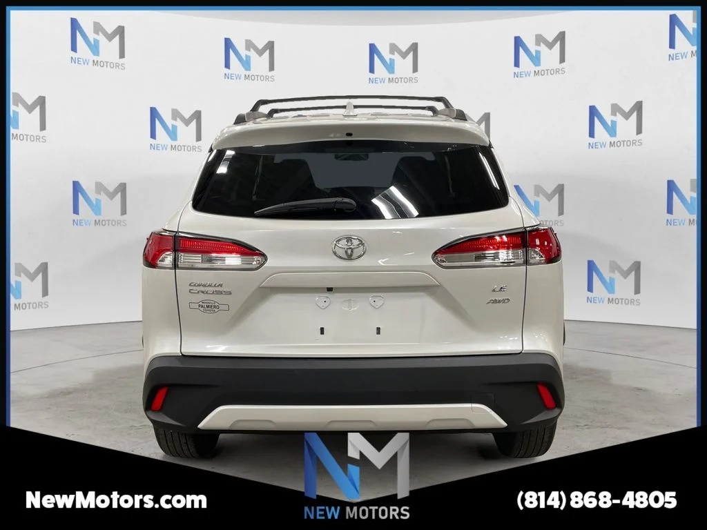 Used 2023 Pearl Toyota LE image 4