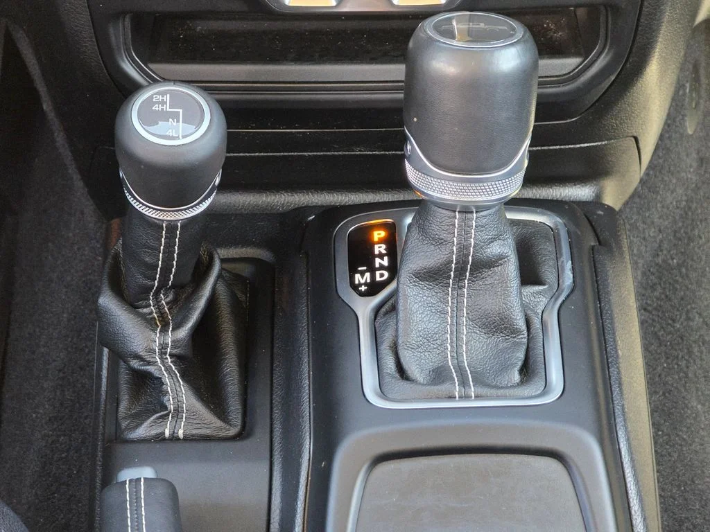 Certified Used 2020 White Jeep Overland image 37