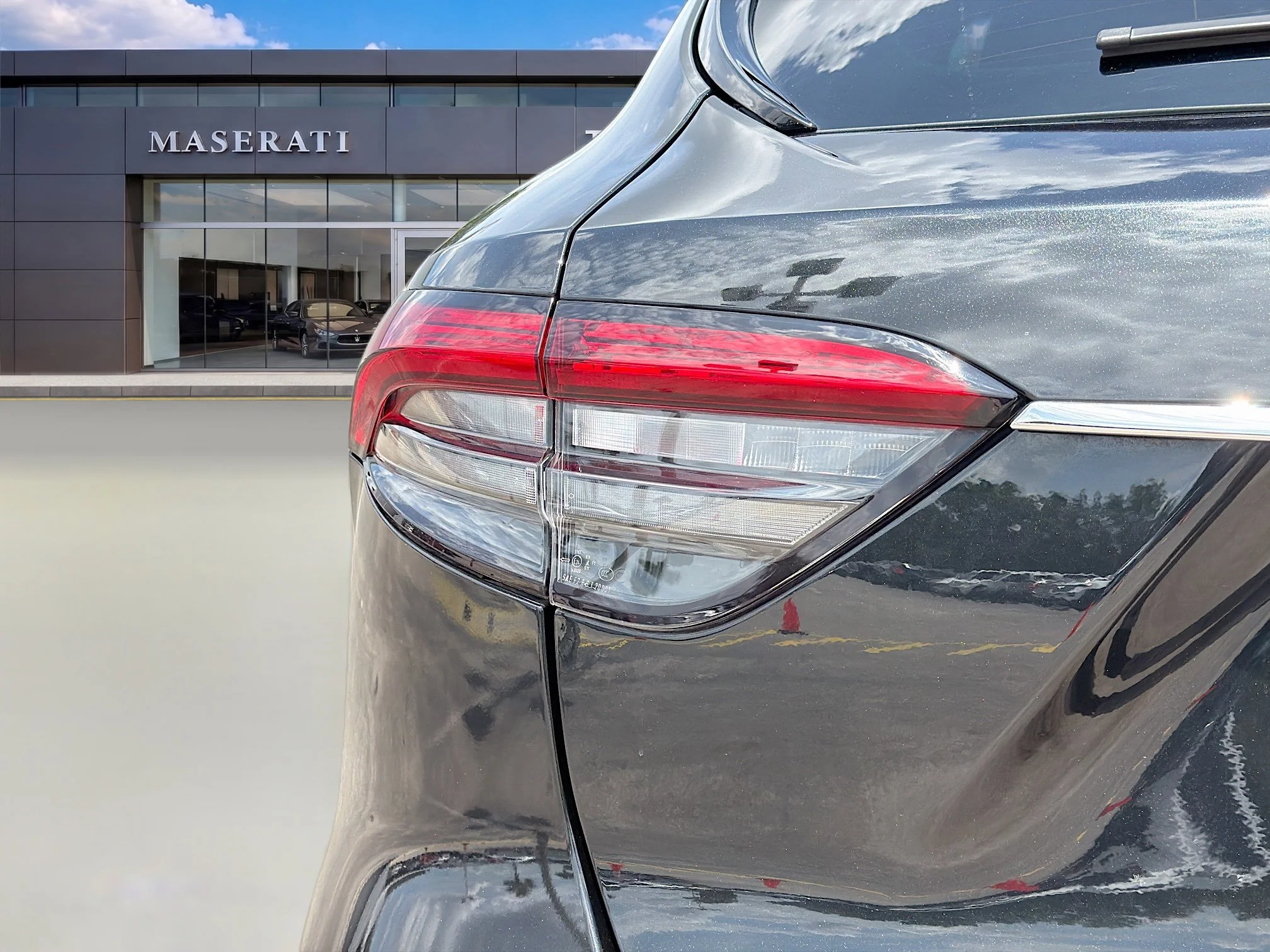 Used 2022 Nero Ribelle Metallic Maserati Modena image 10