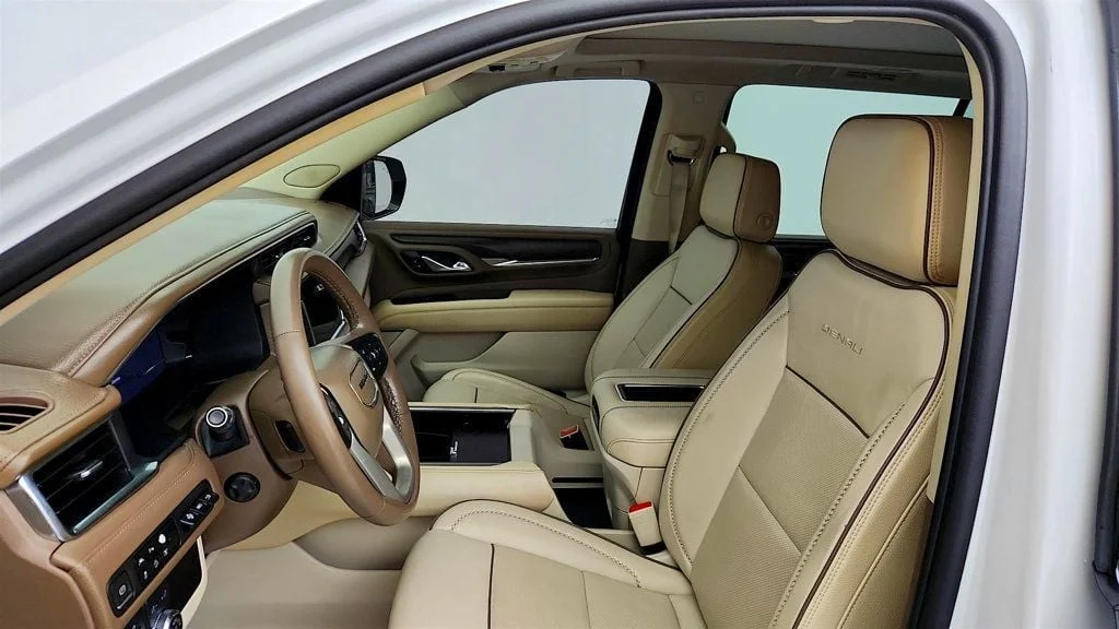 Used 2023 White Frost Tricoat GMC Denali 4WD w/ Panoramic Roof, 22