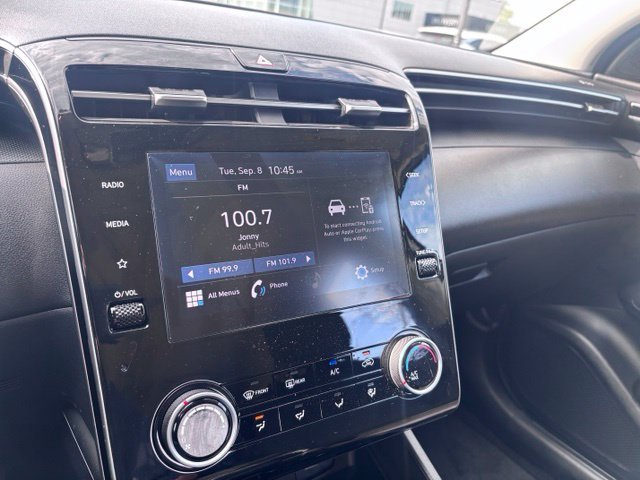 Used 2024 White Hyundai SE image 18