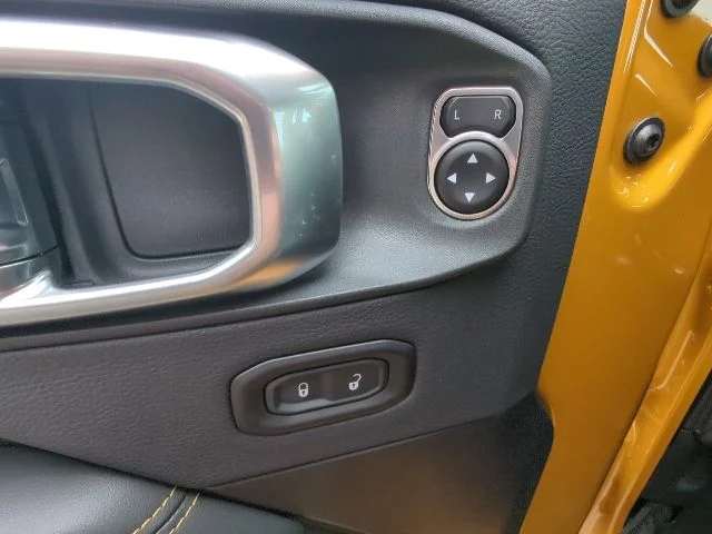New 2026 Goldilocks Exterior Paint Jeep Sahara image 13