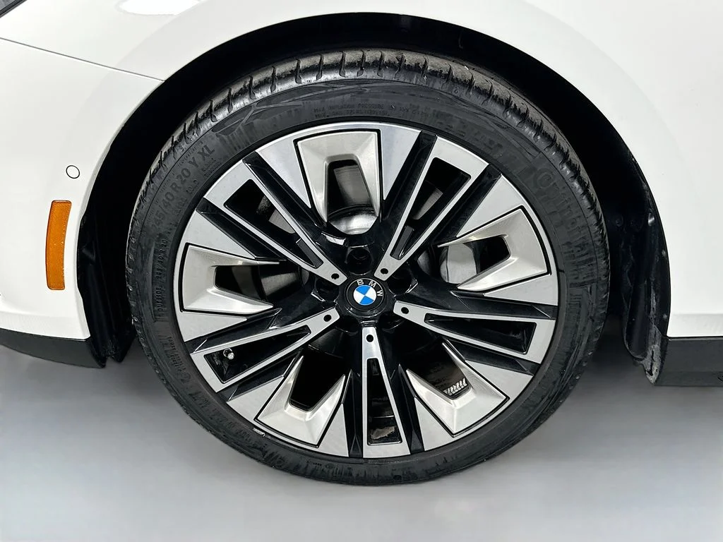 2025 BMW 5 Series 530i - Photo 32