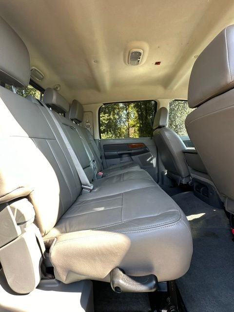 Used 2006 Bright Silver Metallic Dodge SLT image 22